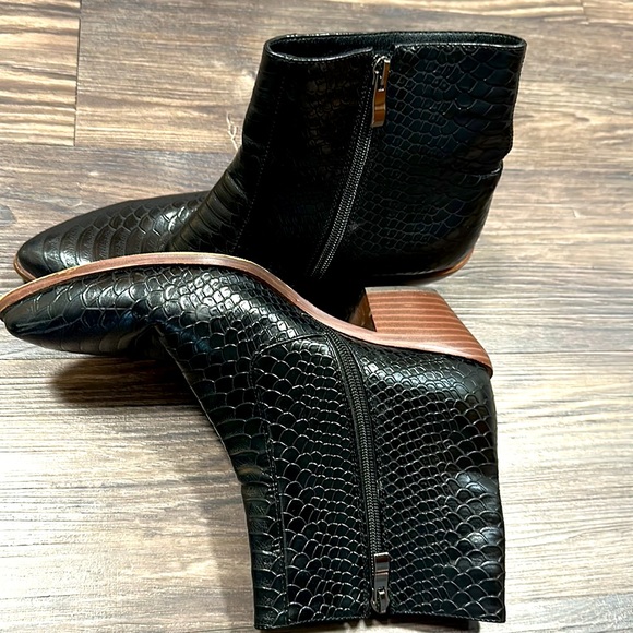 Maypie Black snakeskin boots - Picture 4 of 4